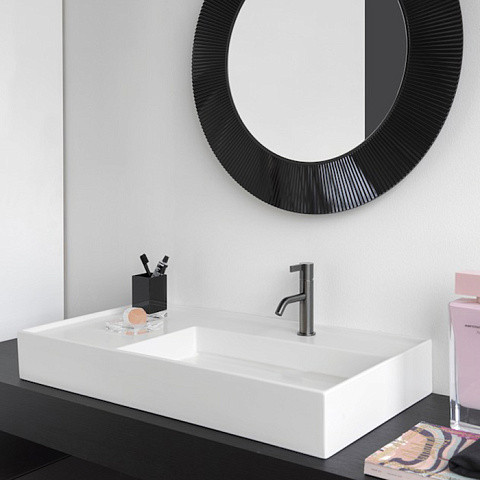 Laufen Kartell Раковина 900х460х120мм без перелива, с 1 отв., со скр сливом, полка слева, цвет: белый (СО склад продаем с базой 4.0760.2/4.0760.8), 8.1033.9.000.111.1