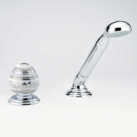 THG MARQUISE BLANC DECOR PLATINE Смеситель на борт ванны на 2 отв, прогрессивный, без излива, с ручным душем, ручки белые, декор платина, цвет хром, A7G-A02-6532/60A