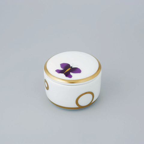 THG CAPUCINE MAUVE DECOR OR Коробка для таблеток керамическая, круглая ø55 мм., настольная, декор золото/лиловый, цвет белый, A7D-A02-4616
